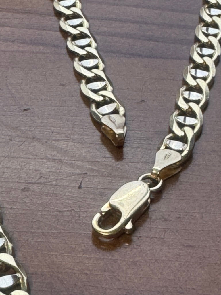 18 Carat Yellow Gold Mariner Link Chain 66cm with 18 Carat Yellow Gold Cross