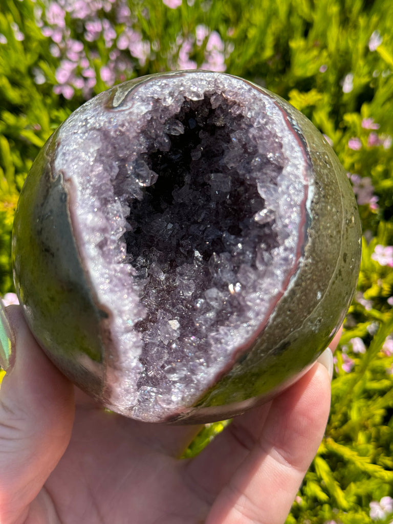 Amethyst Cluster Sphere 614g - Intuition & Protection