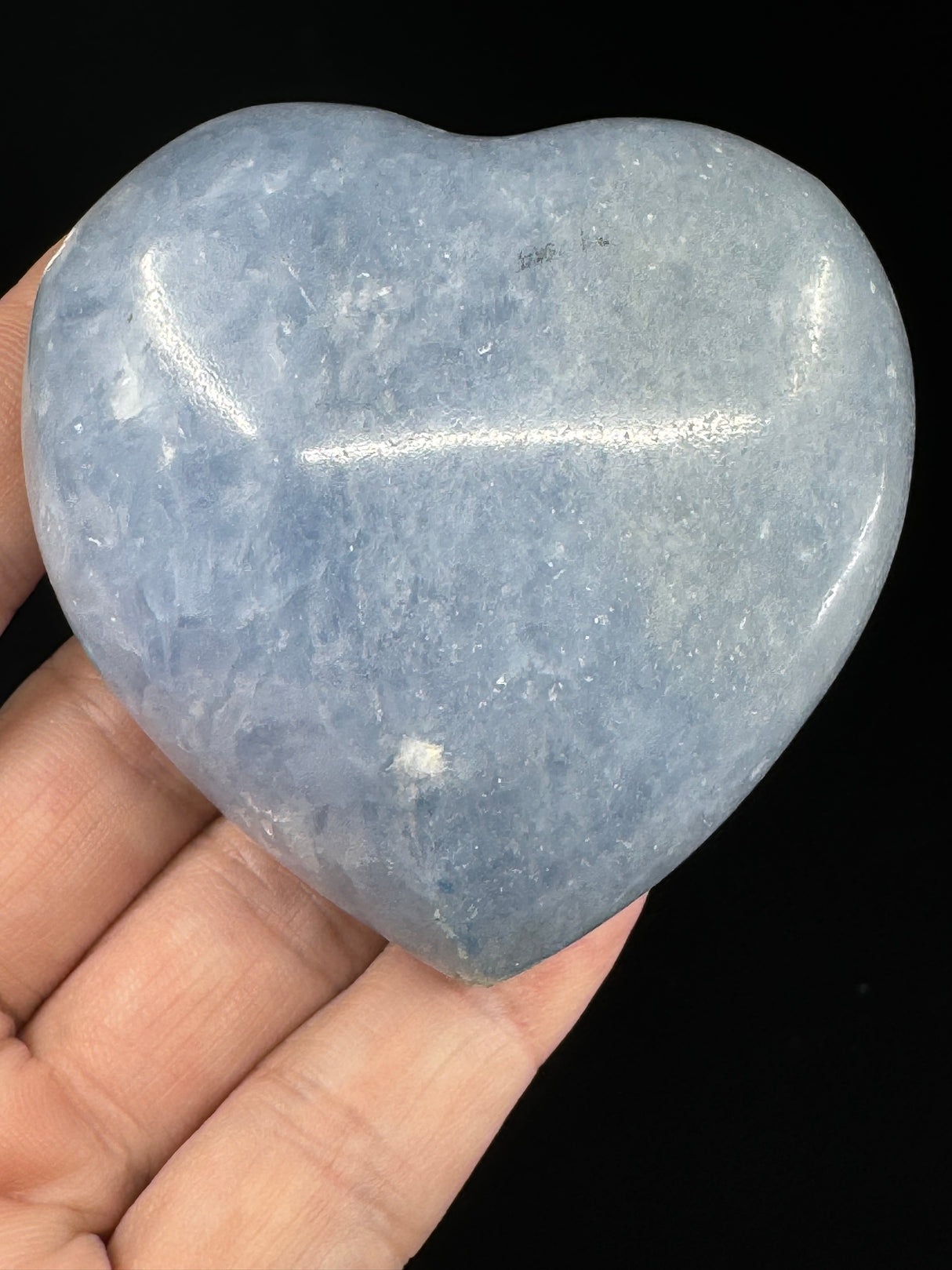 Blue Calcite Heart 190g - “I do not allow outside influences to disturb my inner peace”.