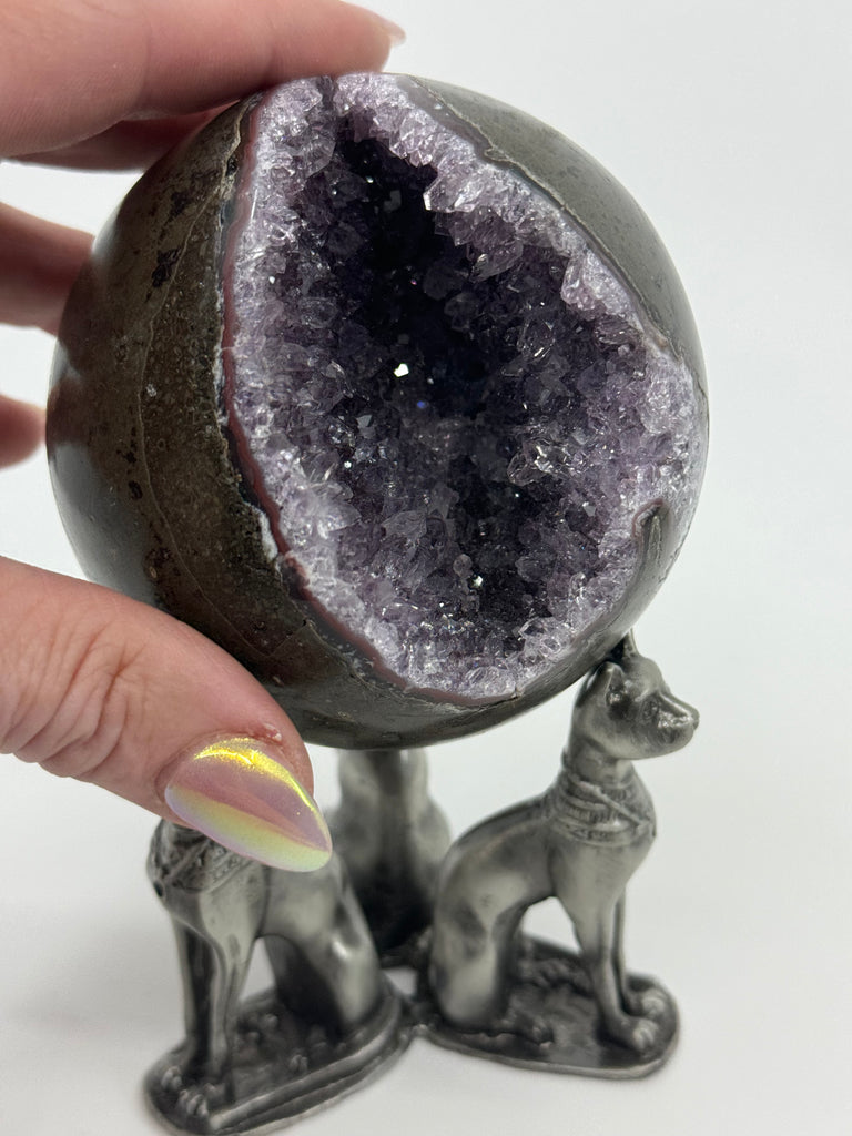 Amethyst Cluster Sphere 614g - Intuition & Protection