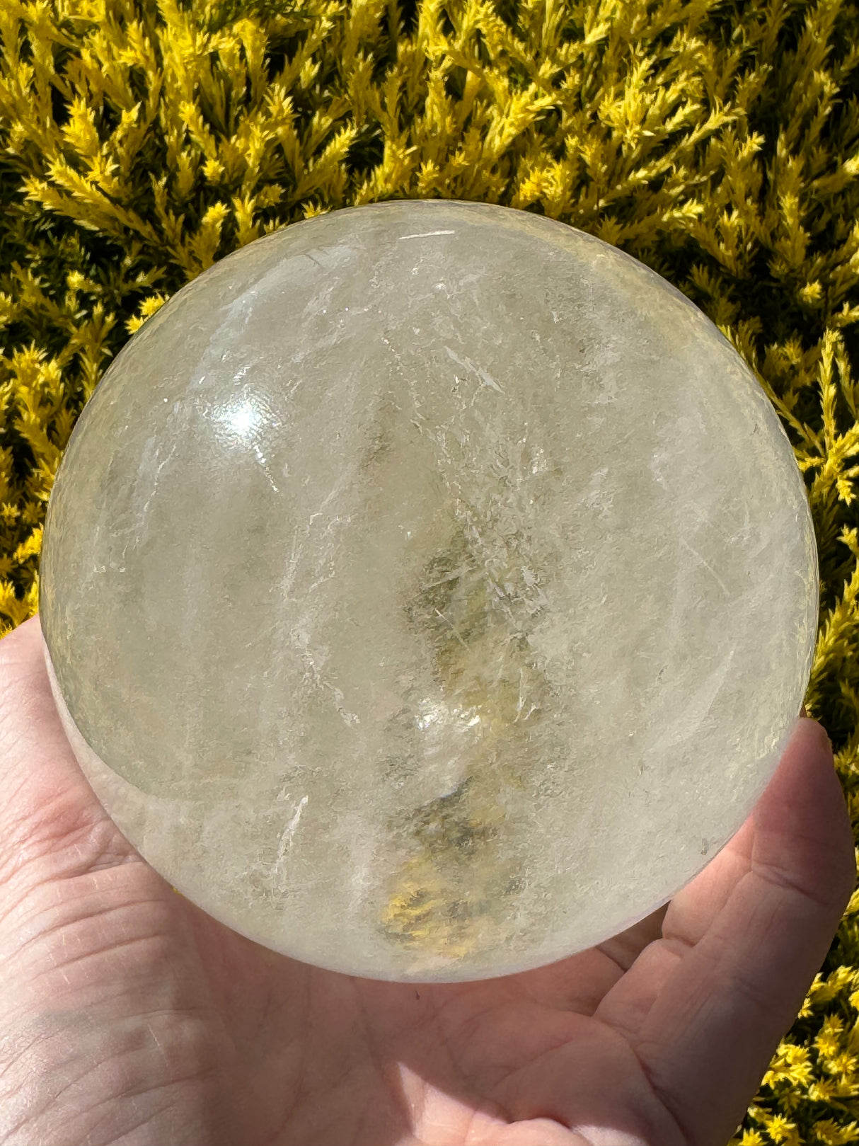 Clear Quartz Sphere from Madagascar 1.745kilo - 11cm - “I have the power to manifest all my dreams and desires”.