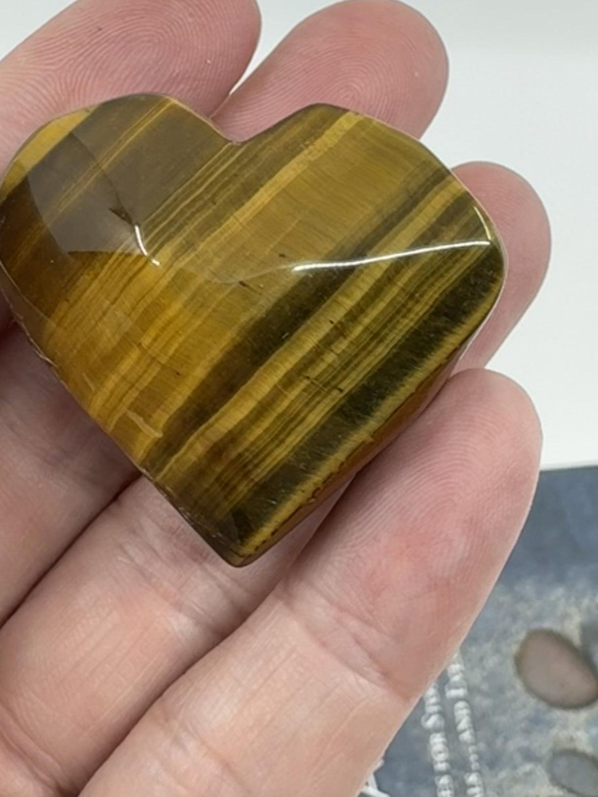 Tiger Eye Gold Heart 42g - "I have the strength to overcome challenges and setbacks.