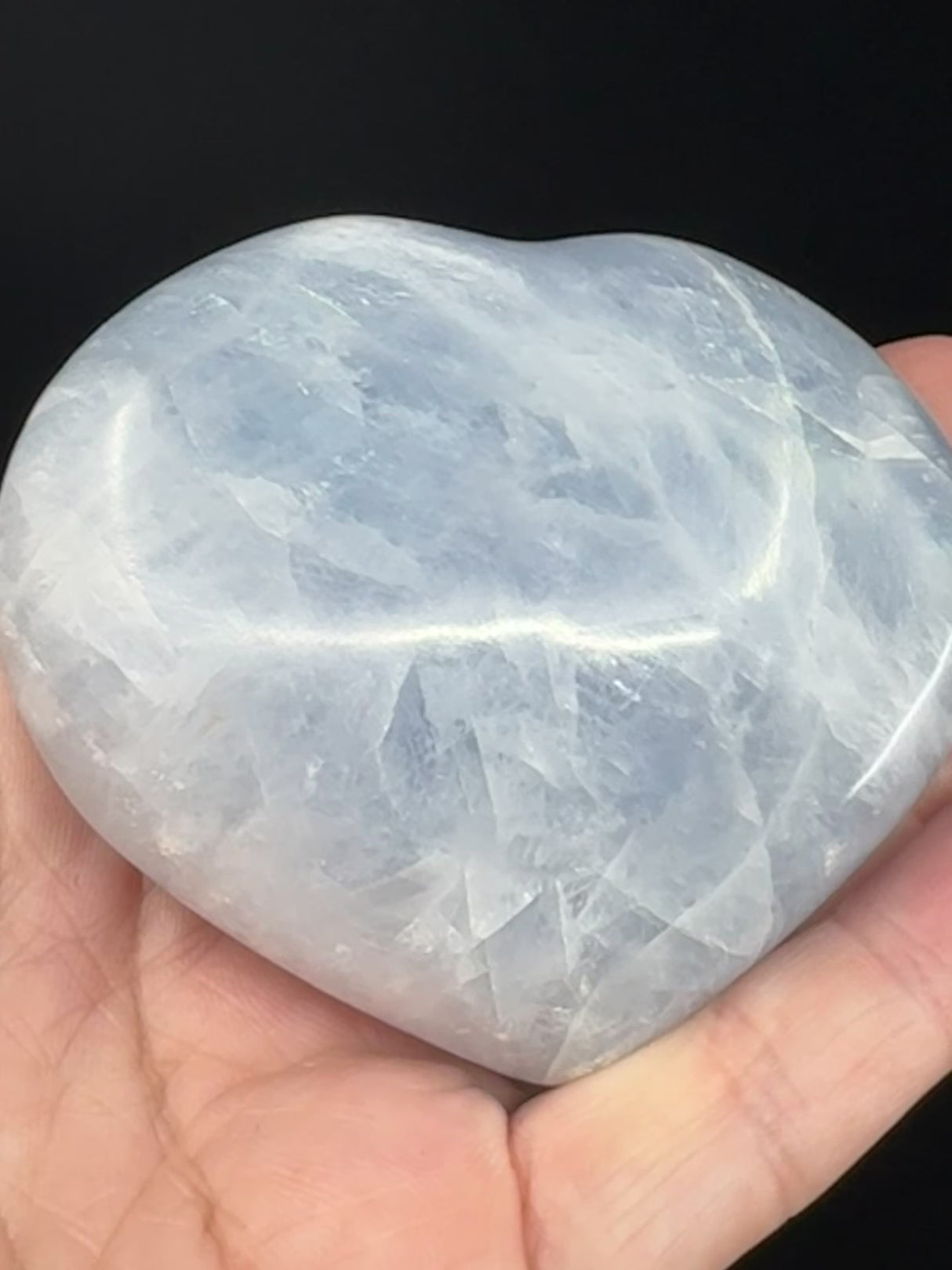 Blue Calcite Heart 220g - “I do not allow outside influences to disturb my inner peace”.